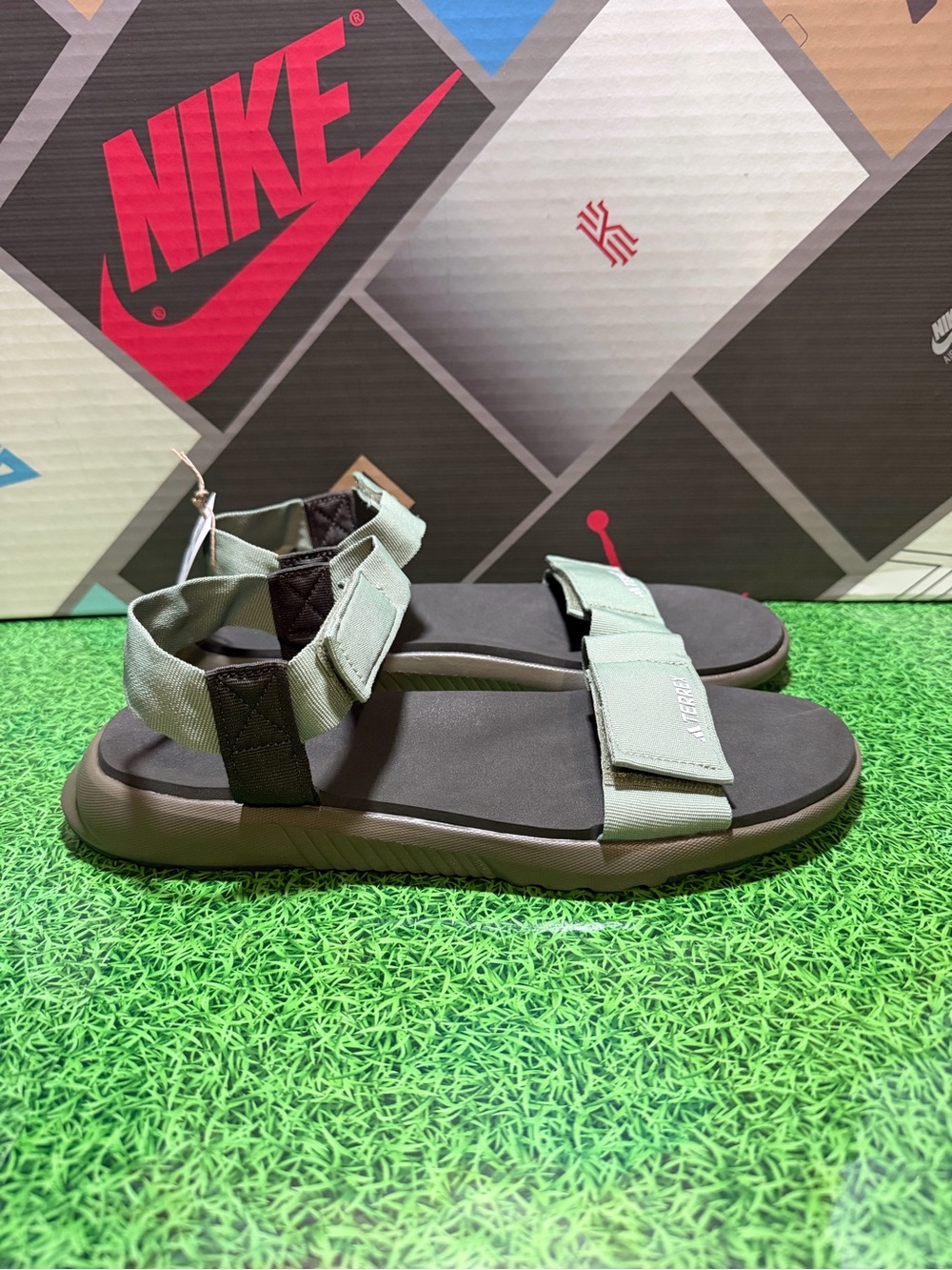 adidas Terrex Hydroterra Light Sandals JR8403 Olive Strata Tent Green Men’s Sz 9